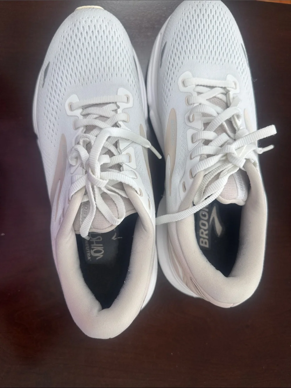 Size 9.5B Brooks Ghost 15 Snow White W Comfort Casual Running Cushioned Gym